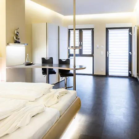 Nomad Serviced-apartments Aparthotel